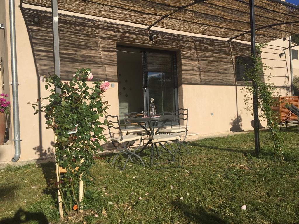 Le Gite Des Cadieres Apartment Evenos Exterior foto