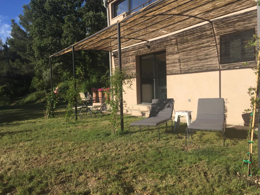 Le Gite Des Cadieres Apartment Evenos Exterior foto